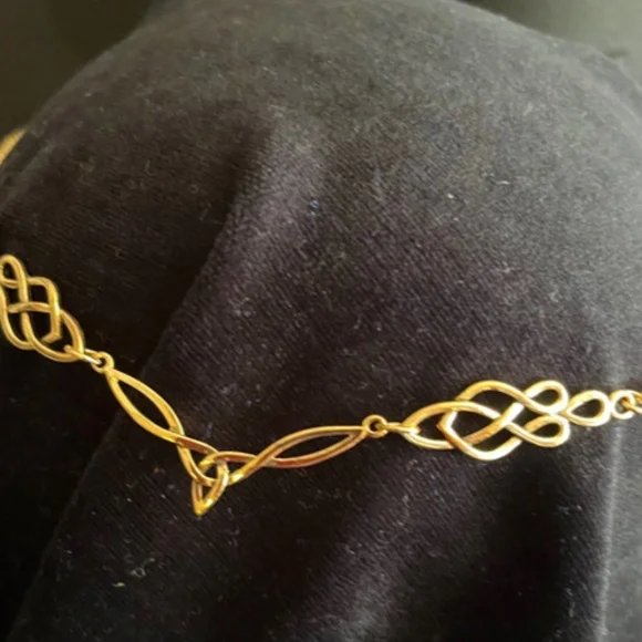 Celtic tiara in gold delicate design - Picture 2 of 12
